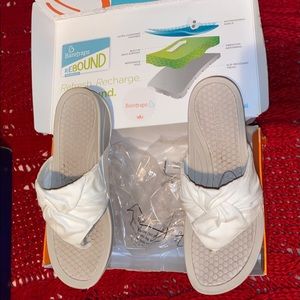 Baretraps sandals size 8